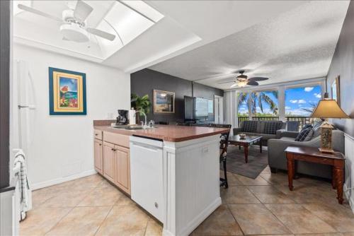 Condo 413 - main image