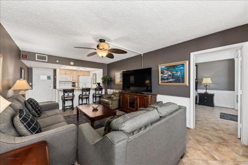 Condo 413 - image 5