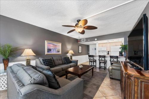 Condo 413 - image 6