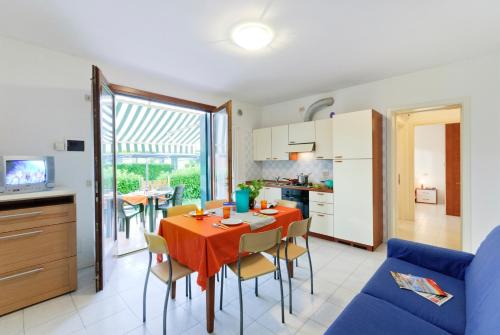 One-Bedroom Apartment room in Villaggio Cristina