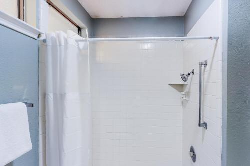 Churchill Escape - image 28