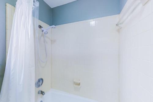 Churchill Escape - image 33