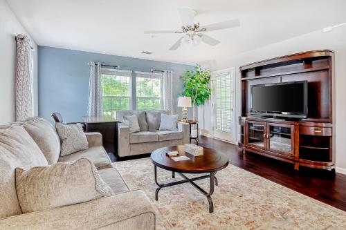 River Oaks Retreat near Myrtle Waves Water Park