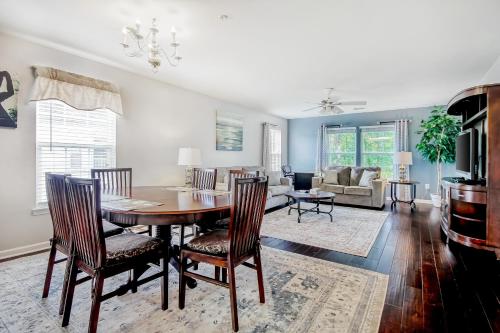 River Oaks Retreat near Myrtle Waves Water Park