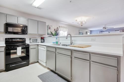 River Oaks Retreat - image 6