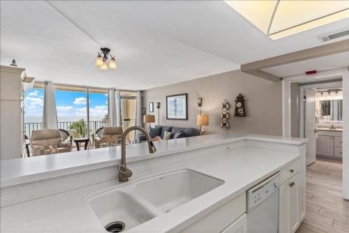Condo 401 - image 7