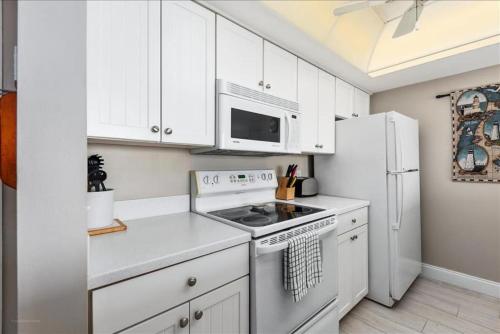 Condo 401 - image 12