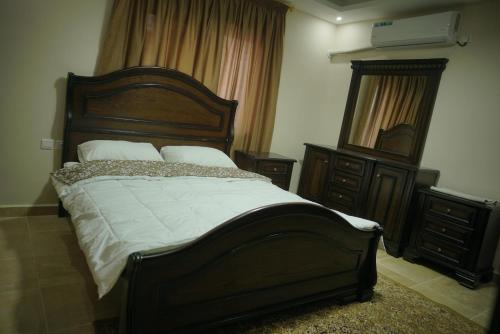 Amro Petra Apartment - image 4