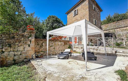 Amazing home in Frazione Piantoli with 2 Bedrooms and WiFi