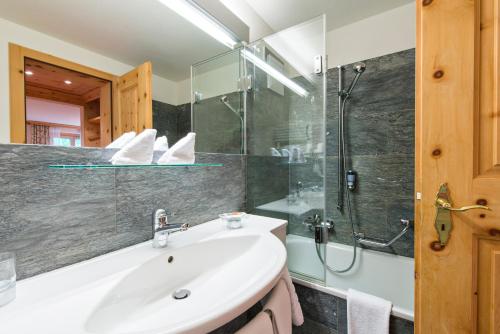 Hotel Chesa Randolina - image 11