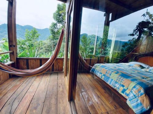 balkon/terras, Eden Treehouse in Mindo