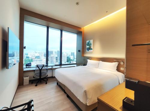 2 twin beds, 1 sofa bed