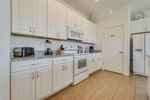 5 Bed 5 Bath Vacation Home In Golf Community! home - image 11