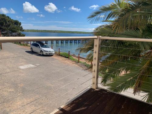 Skats, Beachside & Jetty View 7 - Sea Eagle Nest Apartment in Streaky Bay