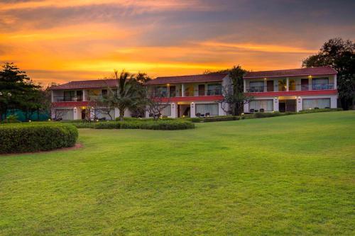 Exterior view, Radisson Blu Temple Bay Resort at Mahabalipuram in Mamallapuram