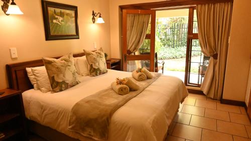 B&B Middelburg - LUXURY EN-SUITE KING ROOM @ 4 STAR GUEST HOUSE - Bed and Breakfast Middelburg