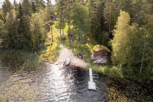 Beautifully renovated lakeside red cottage in Salo