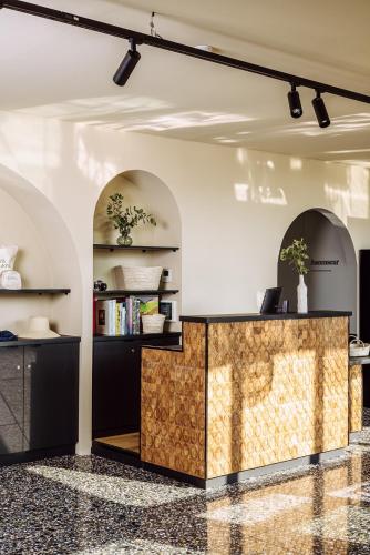 317081707 Le Garage Biarritz Hôtel