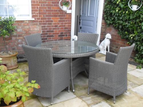 บริการและสิ่งอำนวยความสะดวก, Jessop House in ติวเกสเบอรี