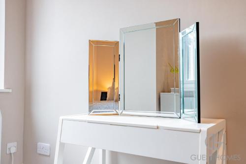 Worcester 1 Bed Apartment With Private Entrance