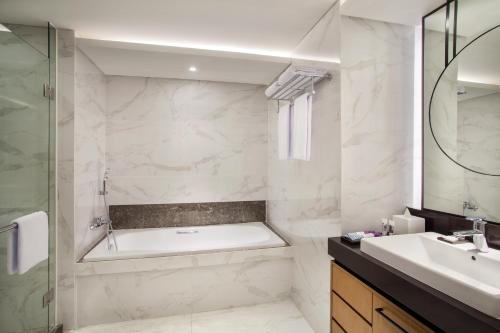 room detail thumbnail 2