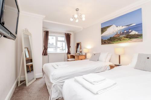 3 Queens Gardens Sea View Apartment