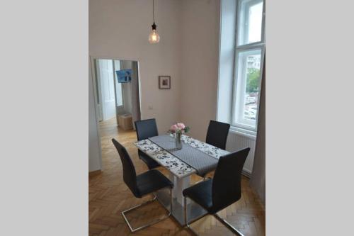 Lovely new 2 bedroom near hannovamarkt, Vídeň (fotografie 10)