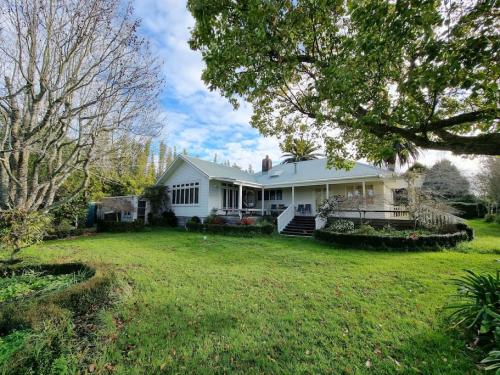 . Country Garden Oasis with Parking and Wi-Fi