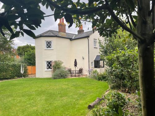 Cosy detached Toll Cottage with spacious garden gîte à louer Shide