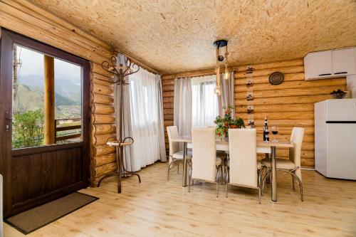 Old Hut, Kazbegi (foto 6)