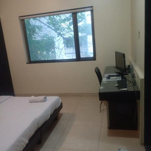 Hotel Aundh Suites