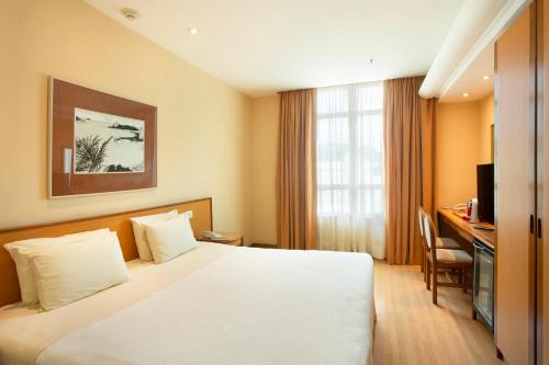 Facilities, Windsor Asturias Hotel near Emporio Sabor