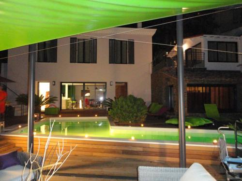 SUPERBE MAISON DE VILLE – khách sạn tại Carnot
