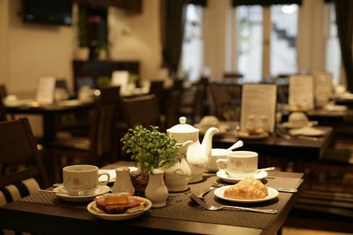 London Lodge Hotel - image 2