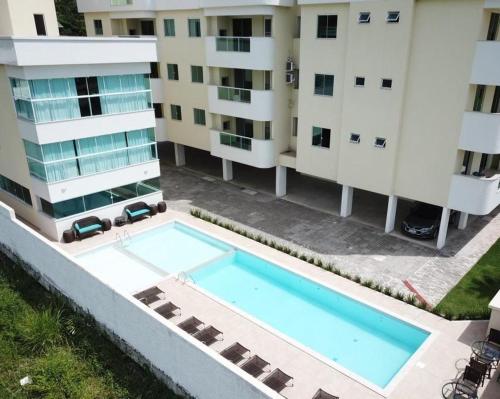 Aluguel Apartamento 2 Dormitorios Para 6 Pessoas com Piscina na Praia Bombas