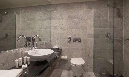 The Victoria Hotel - image 3