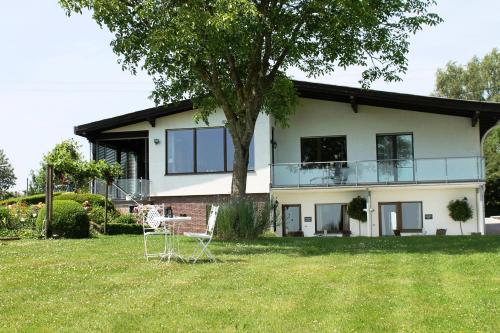 B&B Lutzerath - Ferienwohnungen Eifelblick - Bed and Breakfast Lutzerath