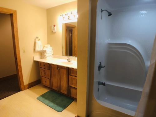 Briarstone Lodge Condo 13B in Pigeon Forge, USA