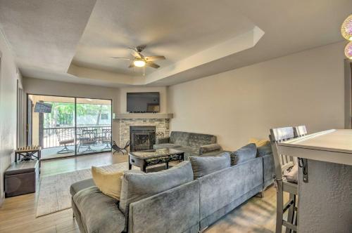 1 Mi to Lake of the Ozarks Condo with Fire Pit!