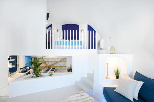 Blue White Residence 5