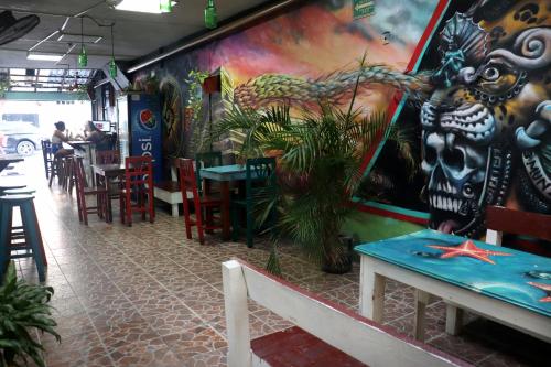 Restaurant, Tres Mundos Hostel in Playa del Carmen