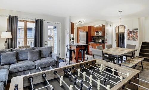 Chalet- 03 Chemin Alpin in Stoneham (QC)