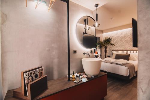 Project 3 Urban Chic Hotel - image 2