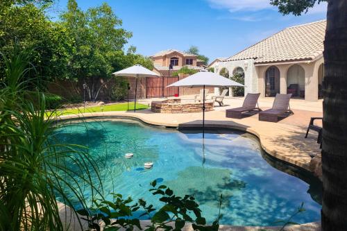 Hot Tub & Fire Pit: Phoenix Oasis Near Hiking! - Ahwatukee Foothills, AZ