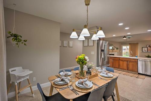 Family-Friendly Home, 6 Mi to Riverwalk Plaza in 韋博歐查德