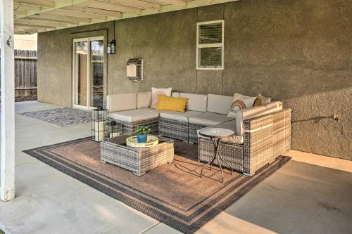 Family-Friendly Home, 6 Mi to Riverwalk Plaza in 韋博歐查德