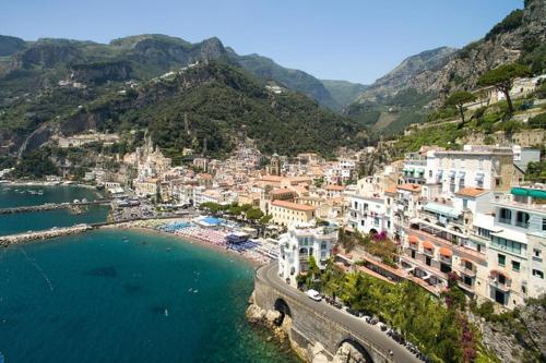 NAPOLI POMPEI SORRENTO POSITANO SALERNO APPARTAMENTO con Posto Auto Riservato