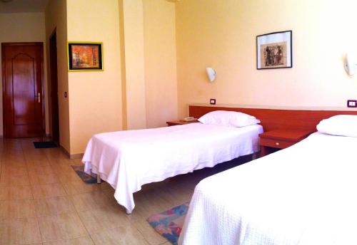 Akropoli Hotel – Golem, AL