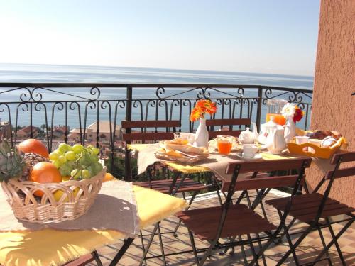 Pietra Preziosa Bed & Breakfast - Accommodation - Pietra Ligure