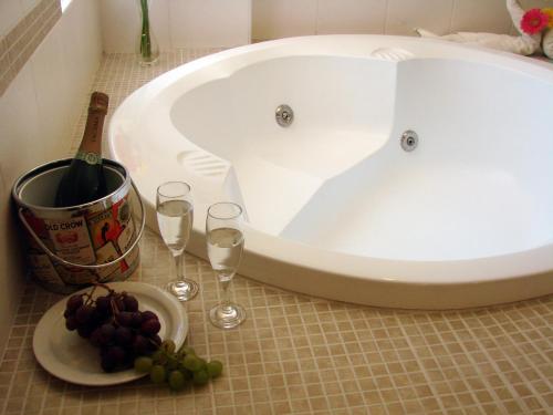 Hotel Melodia – Lima, PA